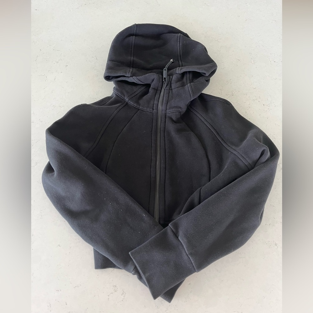 Women’s Lululemon cropped Scuba hoodie